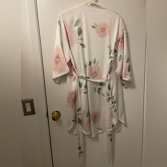 “Sincerely Sofi”- Pink/Green: Casual Robe- Size: Small - NWOT: New w/Out Tags - Picture 3 of 6